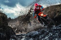 世界杯预选赛常规赛对决在即！迈阿密热火演练定位球，广厦男篮密集防守应对